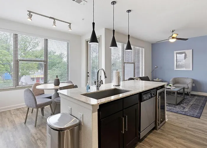 Landing Beautiful 2Bd Gym Game Room Apartment *