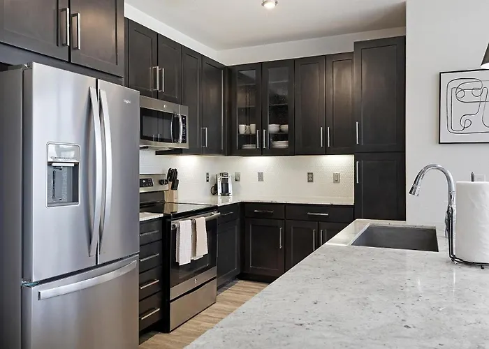 Landing Beautiful 2Bd Gym Game Room Apartment