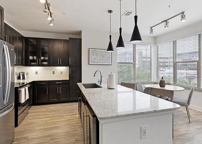 Landing Beautiful 2Bd Gym Game Room Apartment