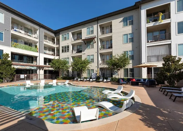 Landing Beautiful 2Bd Gym Game Room Apartment