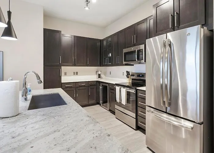 Landing Beautiful 2Bd Gym Game Room Apartment