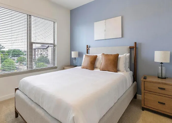 Landing Beautiful 2Bd Gym Game Room *